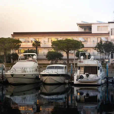 Luminous By The Апартаменты *